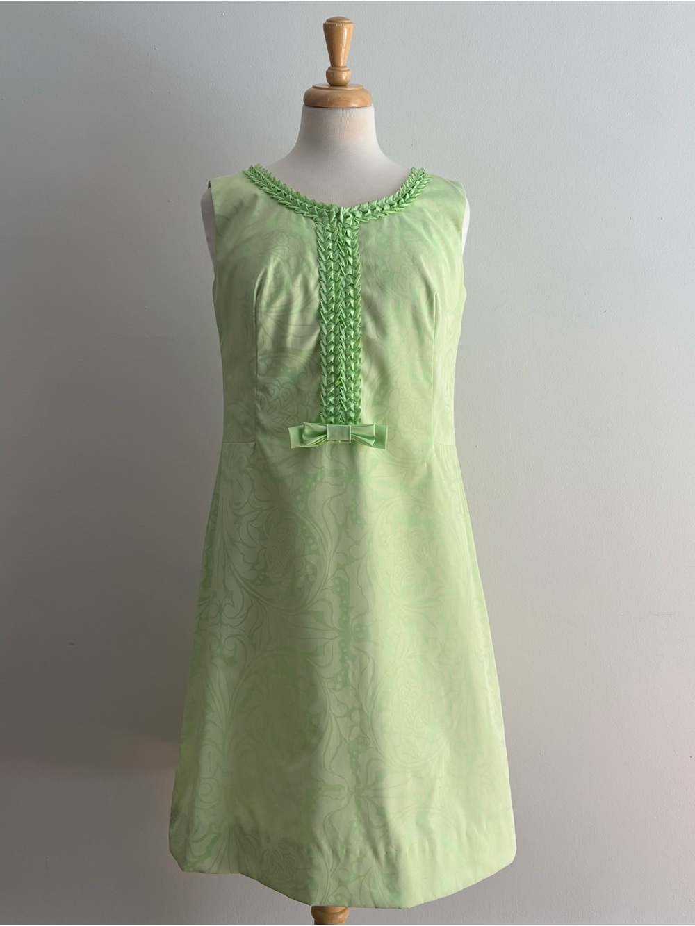Vintage 1960s Lime Green Floral Shift Dress with Ruffles and Bow / 38-40 bust